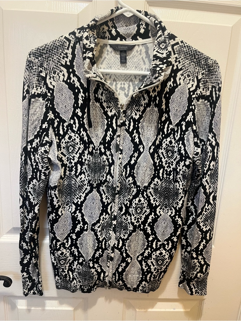 SOMA Women’s Long Sleeve Snakeskin Animal Print Jacket Sweater Small/Medium